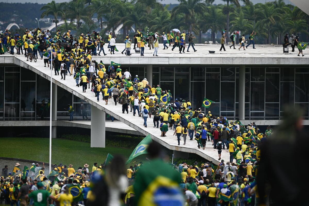 Brasile assalto Parlamento