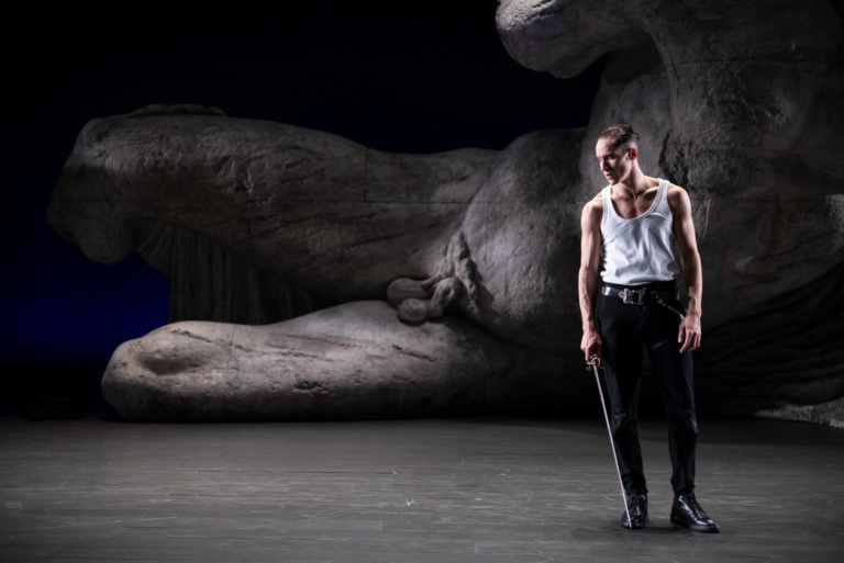 Simbolo di mascolinità violenta, il “Don Giovanni” diventa gender free