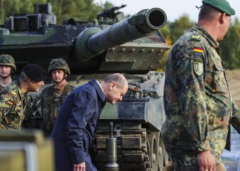 Olaf Scholz ha annunciato che la Germania invierà carri armati Leopard 2 in Ucraina
