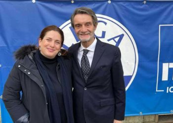 Deborah Giovanati con il presidente della Regione Lombardia Attilio Fontana (Foto da Facebook)