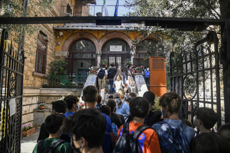 Scuola, meno sociologhese e più autonomia