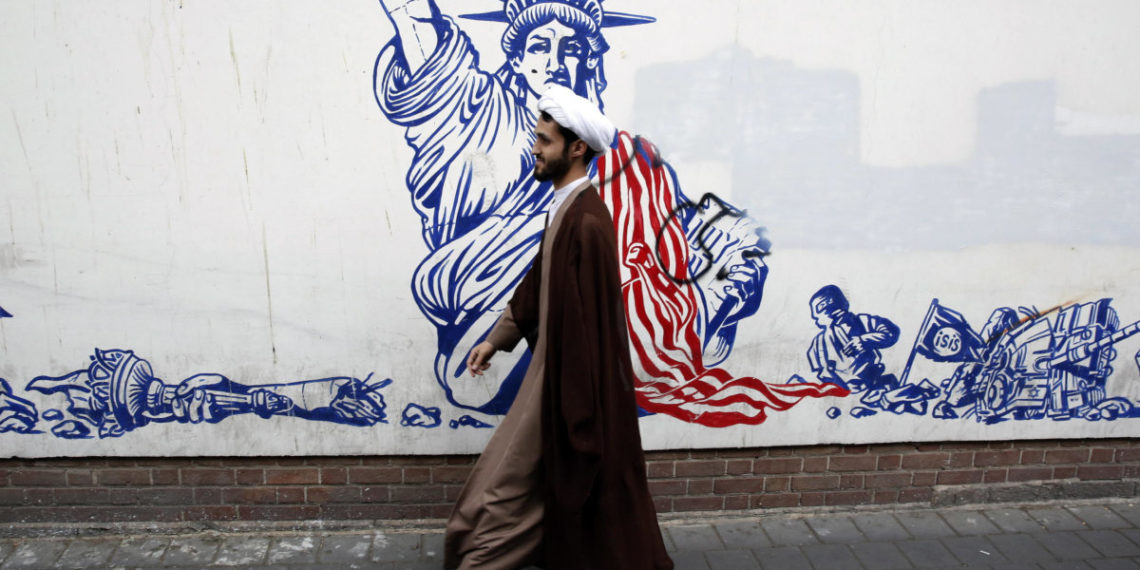 Murale contro gli Stati Uniti a Teheran, Iran