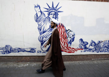 Murale contro gli Stati Uniti a Teheran, Iran