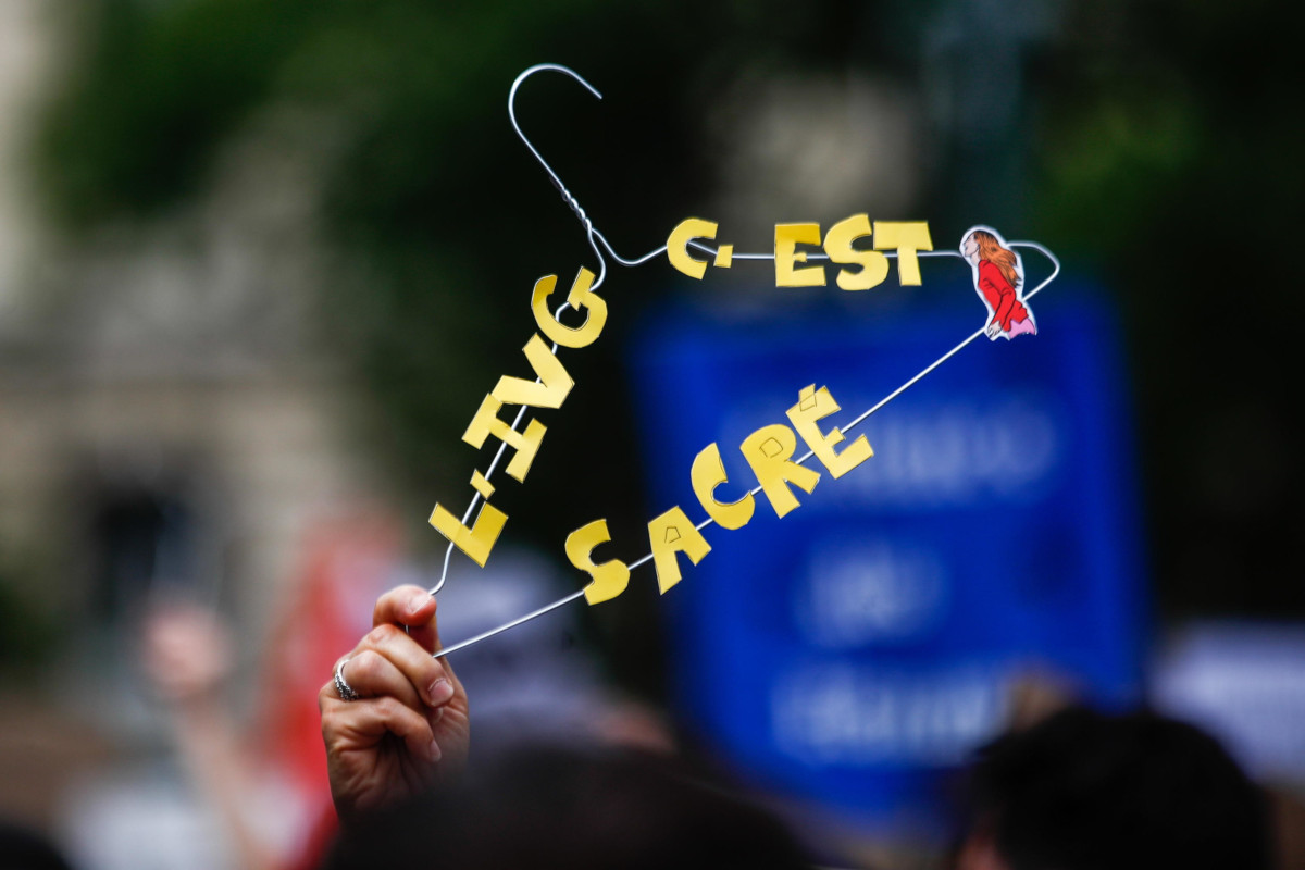 Manifestazione pro aborto a Parigi