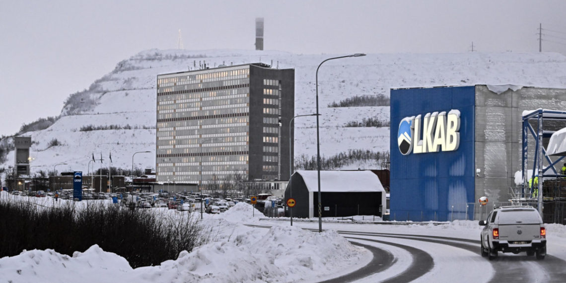 La miniera di ferro di Kiruna, Svezia, gestita dalla compagnia statale Lkab, la stessa che il 12 gennaio scorso ha annunciato nella medesima regione la scoperta del più grande giacimento di terre rare d’Europa (foto Ansa)