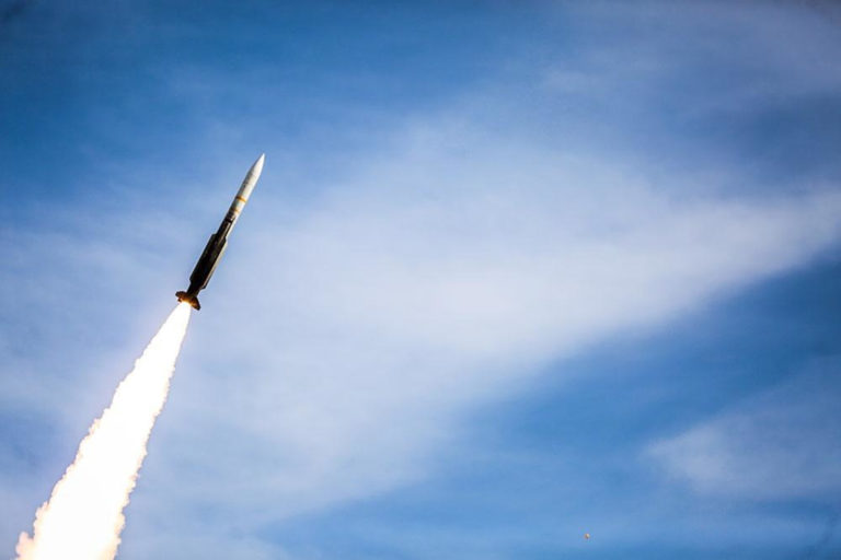 La logica del suicidio assistito e il pericolo di una guerra nucleare