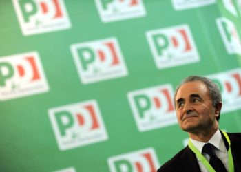 Arturo Parisi è stato ministro della Difesa nel secondo governo Prodi (Ansa)