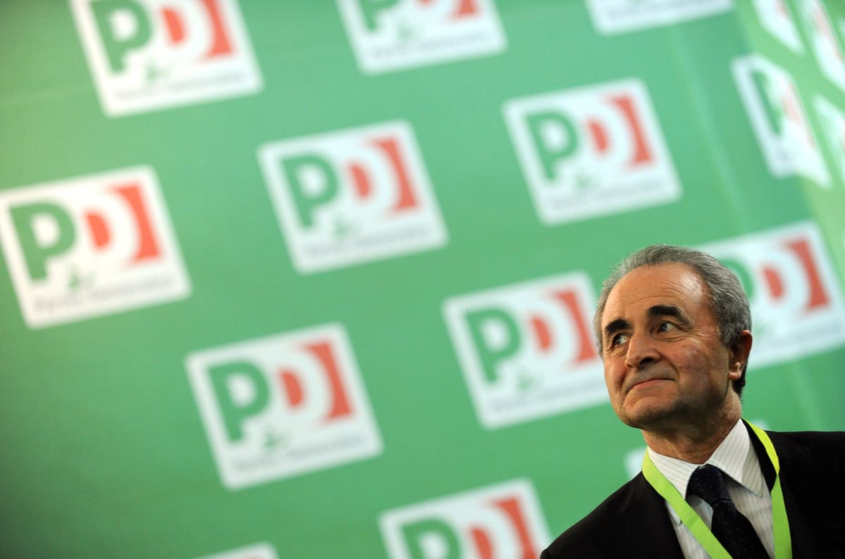 Arturo Parisi è stato ministro della Difesa nel secondo governo Prodi (Ansa)
