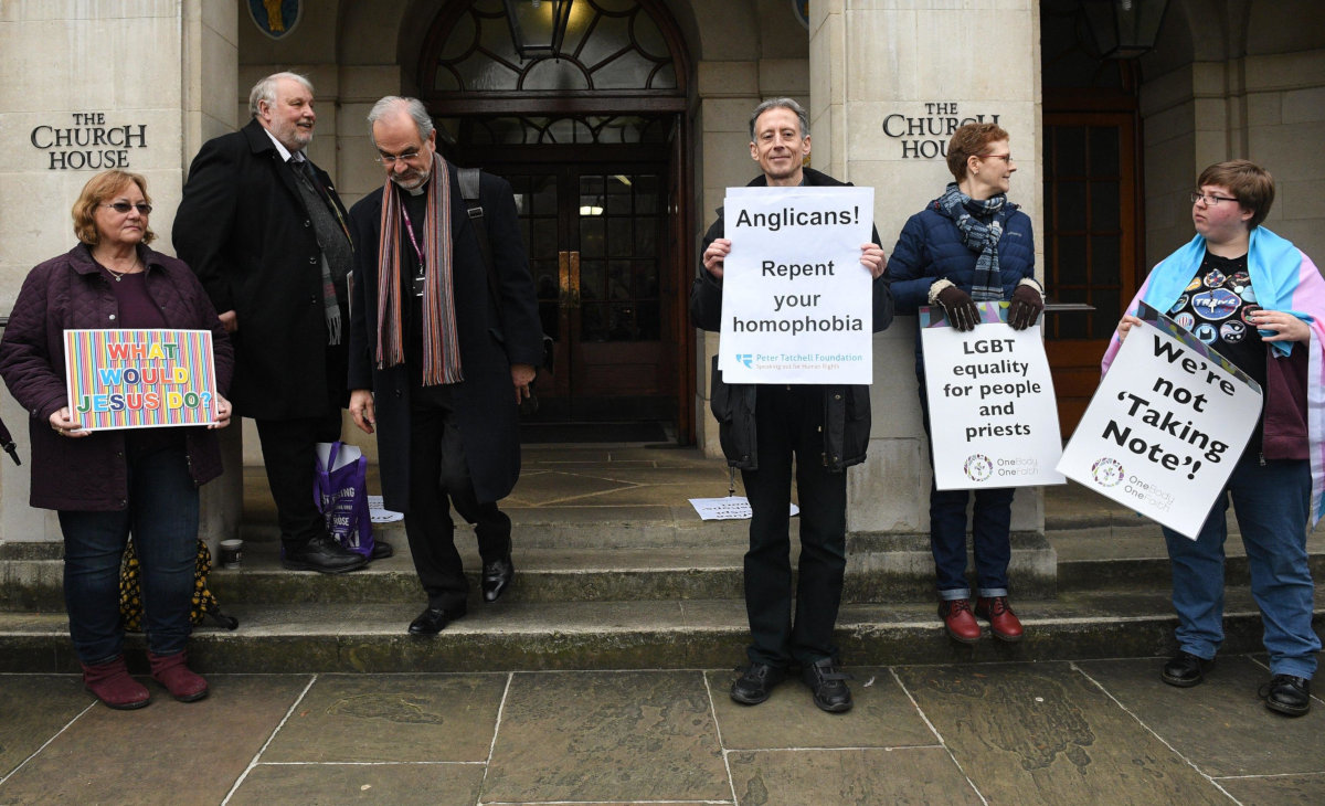 Manifestazione per chiedere alla Chiesa anglicana aperture sui matrimoni gay