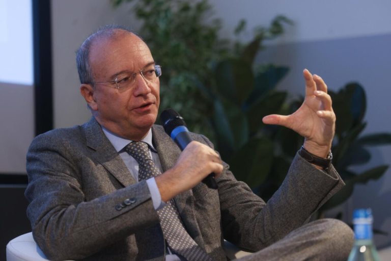 Pnrr anche alle paritarie. Valditara: «Non esistono scuole di serie A e di serie B»