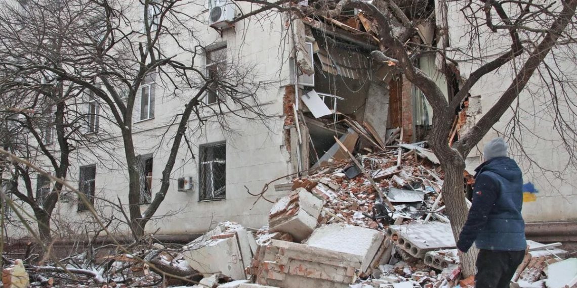 Bombardamenti su Kherson da parte dei russi, 16 febbraio 2023 (Ansa)