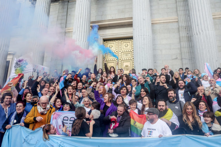In Spagna è iniziata la battaglia per abolire la Ley Trans