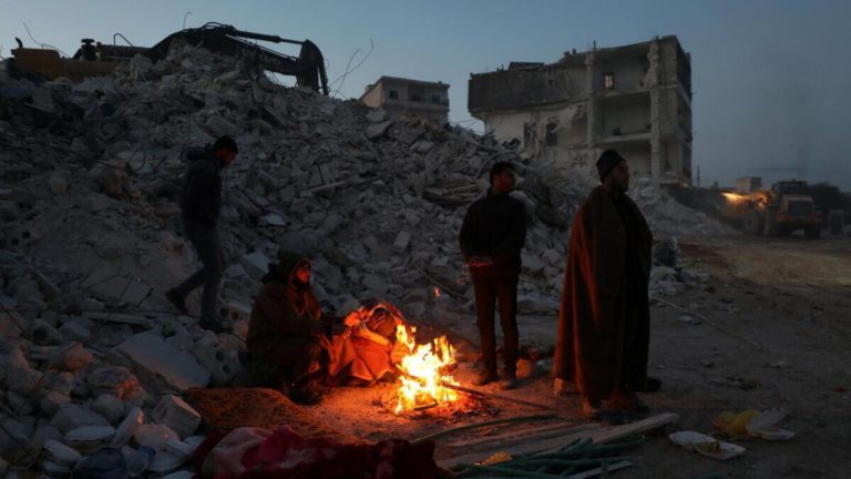Più del terremoto, sono le sanzioni occidentali a uccidere la Siria