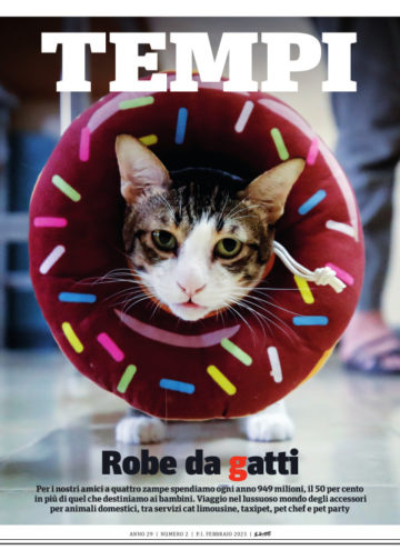 La copertina del numero di febbraio 2023 di Tempi, dedicata al business degli accessori per cani e gatti