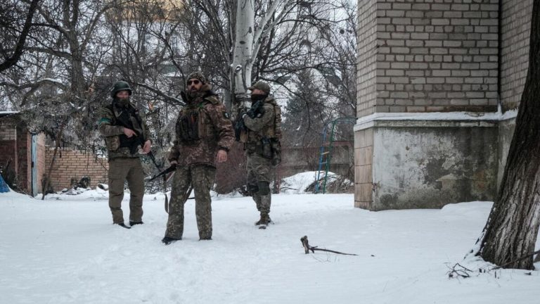 Ucraina. «A Bakhmut non riceviamo alcun aiuto»