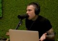 Fedez durante la puntata del podcast Muschio Selvaggio del 20 marzo