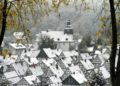 La dodicenne Luise è stata accoltellata da due coetanee in un bosco non lontano da casa sua, a Freudenberg, a 80 chilometri da Colonia