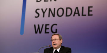 Georg Baetzing a un evento del Sinodo della Chiesa tedesca