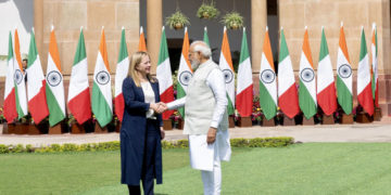 Giorgia Meloni a Nuova Delhi con Narendra Modi