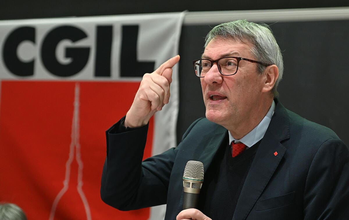 Maurizio Landini segretario generale Cgil (Ansa)