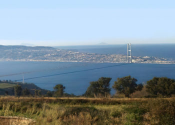 Elaborazione grafica del progetto definitivo del ponte sullo Stretto di Messina