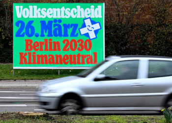 Manifesto a Berlino in vista del referendum sulla neutralità climatica