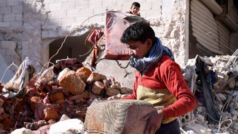 Aleppo. «Le sanzioni ci hanno ammazzato. Ora vanno cancellate del tutto»