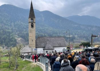I funerali presso la chiesa parrocchiale di Caldes, di Andrea Papi, il runner di 26 anni ucciso lo scorso 5 aprile dall'orsa Jj4 nei boschi del monte Peller