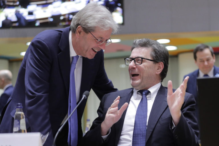 Non è il momento per un “terzo polo” tra Cina e Usa. Lo ha capito anche Gentiloni