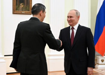 Incontro al Cremlino tra Vladimir Putin e Li Shangfu