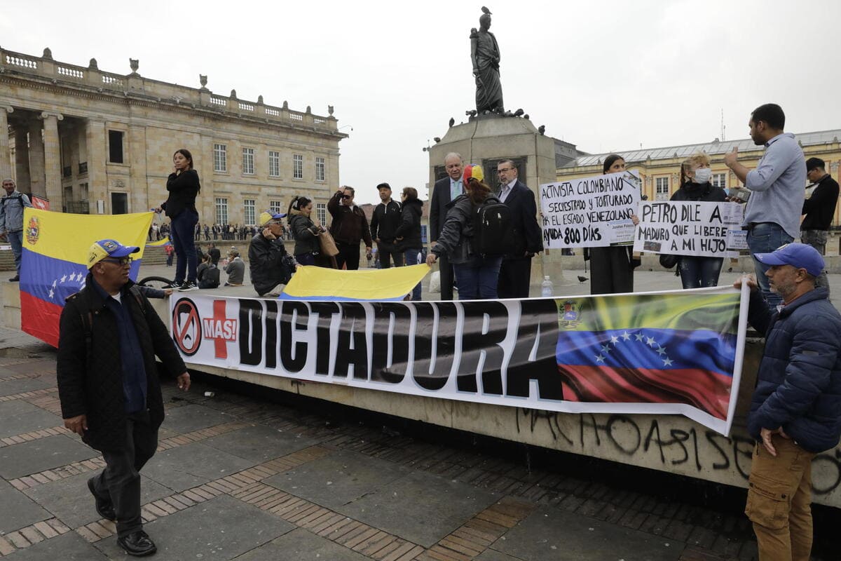 Proteste contro Maduro in Colombia