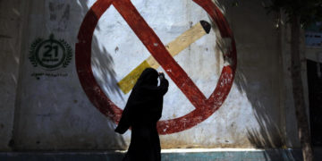 Murale contro il fumo per la Giornata mondiale contro il tabacco in Yemen