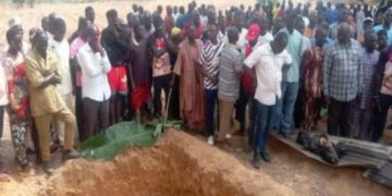 Sono state seppellite in una fossa comune le 33 vittime dell'attacco al villaggio di Runji, nello stato di Kaduna, in Nigeria