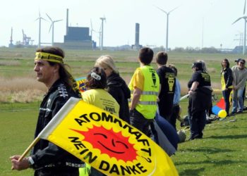 proteste anti nucleare a Brunsbuettel, Germania, 24 aprile 2010 (Ansa)