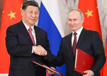 Vladimir Putin e Xi Jinping, leader di Russia e Cina, si incontrano a Mosca