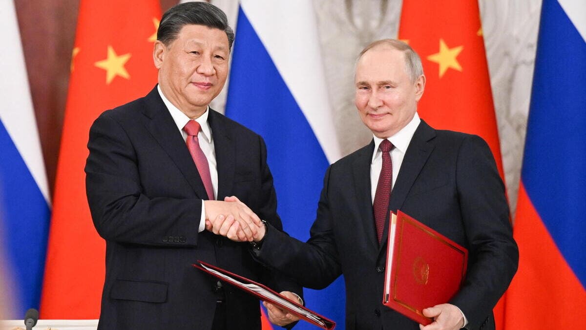 Vladimir Putin e Xi Jinping, leader di Russia e Cina, si incontrano a Mosca