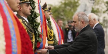 Nikol Pashinyan in Armenia commemora l’anniversario numero 108 del genocidio