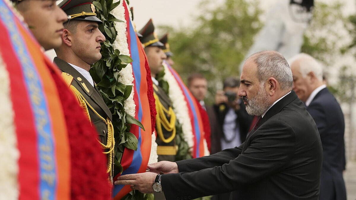 Nikol Pashinyan in Armenia commemora l’anniversario numero 108 del genocidio