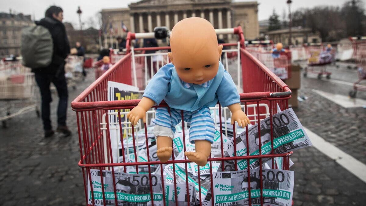 Manifestazione contro la maternità surrogata e l'utero in affitto