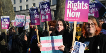 Protesta per i diritti dei trans davanti a Downing Street, Londra