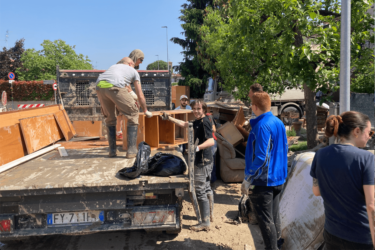 romagna alluvione volontari