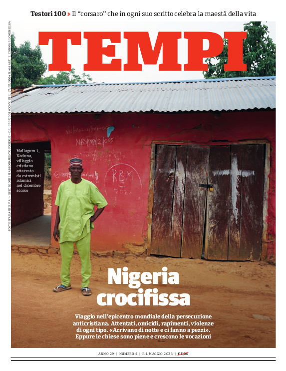 La copertina del numero di maggio 2023 di Tempi, dedicata a un reportage tra i cristiani perseguitati in Nigeria