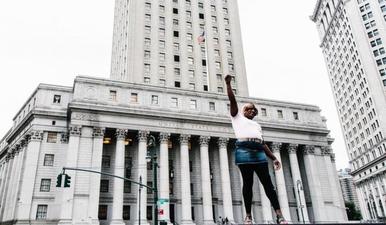 Attenzione ai diritti trans? Macché, terrore delle azioni legali