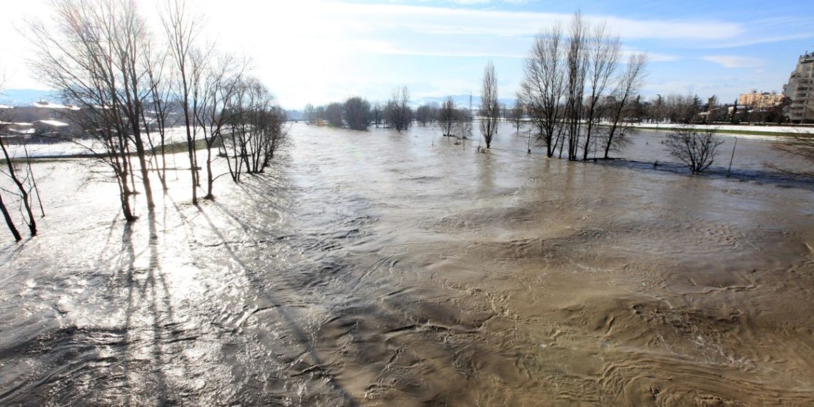 Pianura Padana in Emilia-Romagna allagata dall’acqua in seguito a un’alluvione