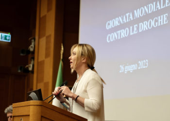 Giorgia Meloni interviene alla Camera durante la Giornata mondiale contro le droghe