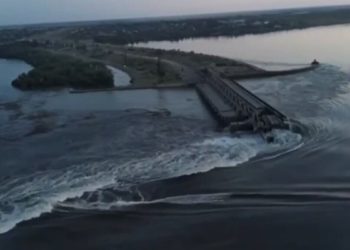 La diga di Kakhovka distrutta ieri in Ucraina