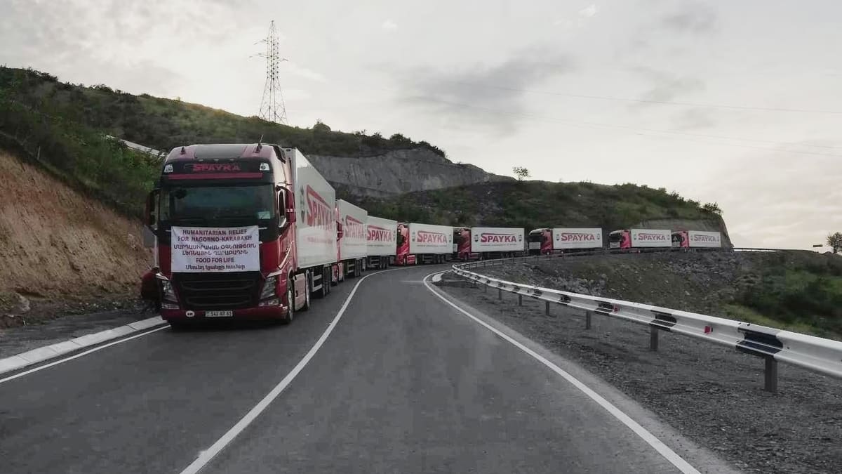 L'Azerbaigian ha bloccato 19 camion carichi di aiuti umanitari diretti in Artsakh per i 120 mila armeni bloccati dal 12 dicembre
