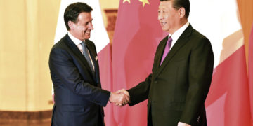 Giuseppe Conte, all’epoca presidente del Consiglio, il 27 aprile 2019 a Pechino con il presidente cinese Xi Jinping