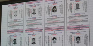 Hong Kong ha spiccato un mandato di arresto internazionale per otto personalità democratiche