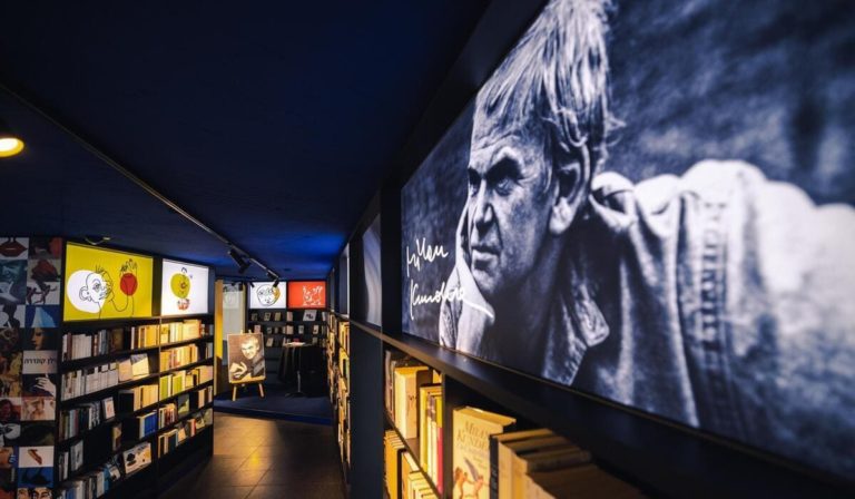 Kundera, l’incontemporaneo che ci aiuta a giudicare